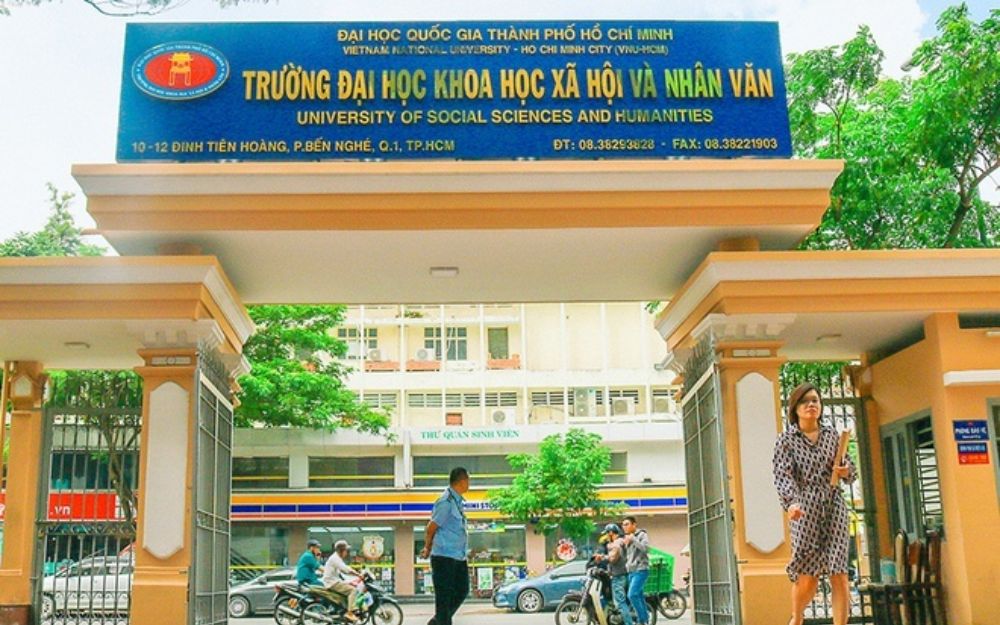 Nếu bạn tìm kiếm lớp quản lý nhà nước online tại khu vực phía Nam thì có thể tham khảo Đại học KHXH&NV TPHCM
